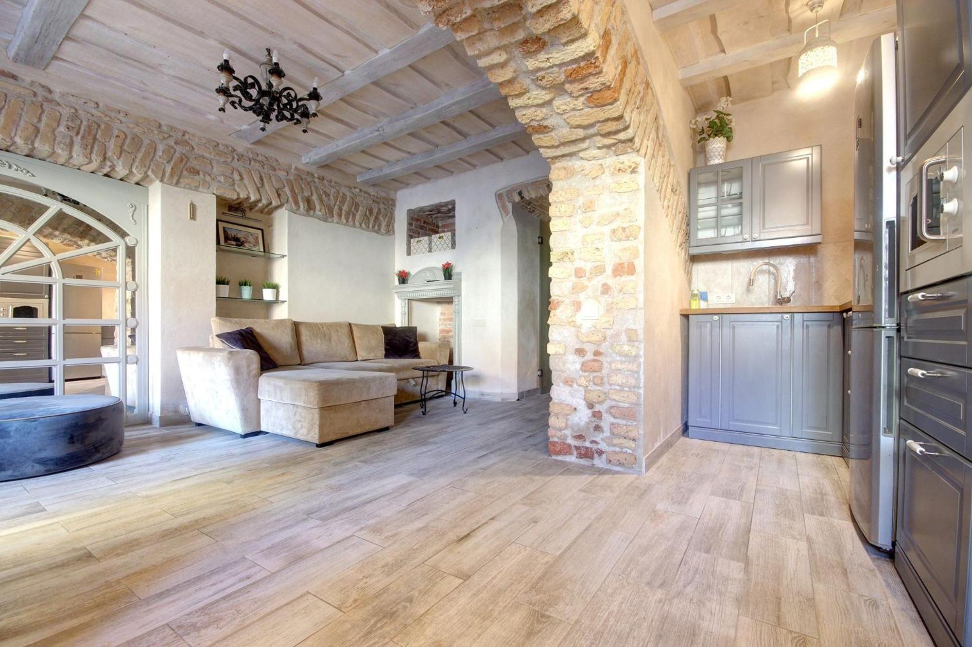 Historical Apartments X Free Parking Self Check In 24X7 By H&H VNO Exterior foto